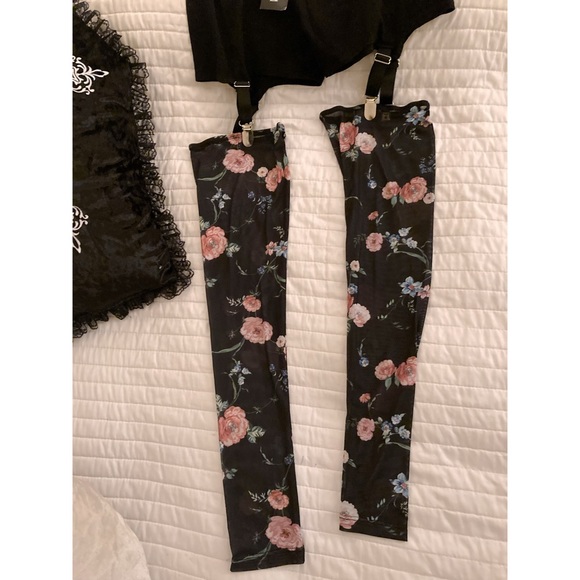 Current Mood Floral Garter Leggings Dolls Kill Can't Be Just Friends Leggings - Picture 2 of 4
